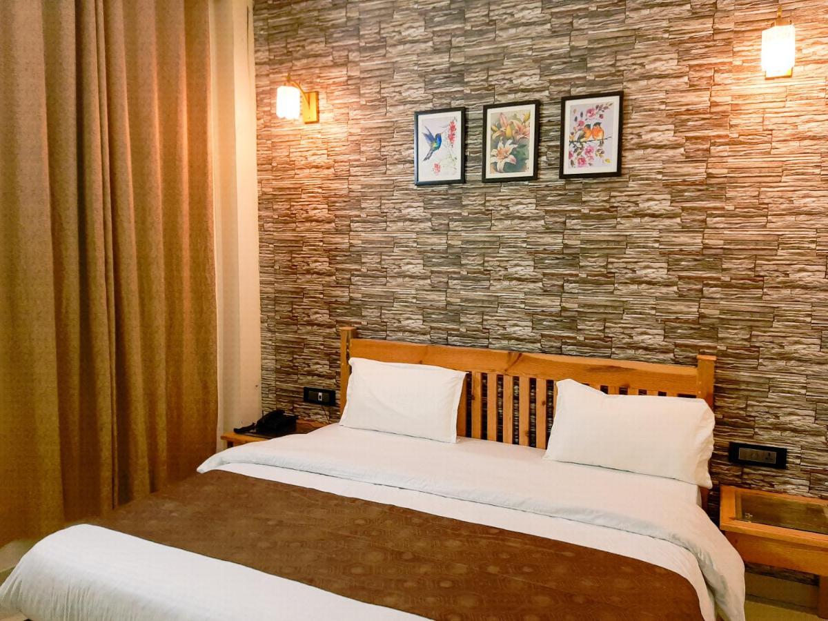 Hotel Oakland Landour Массури Экстерьер фото