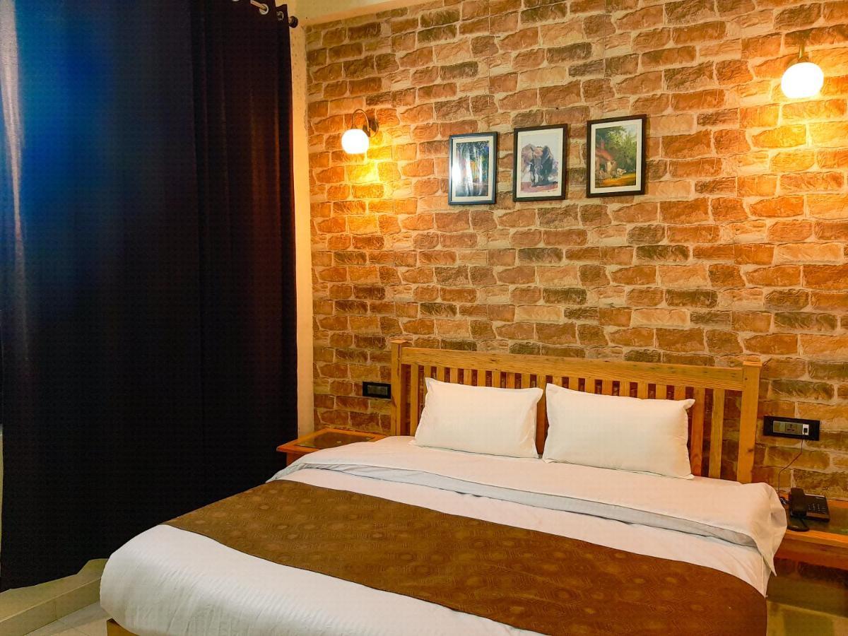 Hotel Oakland Landour Массури Экстерьер фото